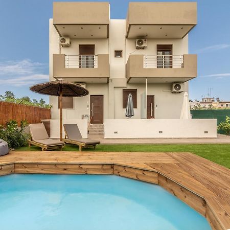 Cozy House With Pool Near Beach Gazi Buitenkant foto