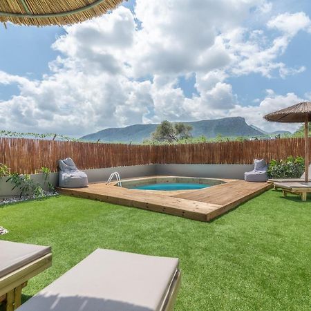 Cozy House With Pool Near Beach Gazi Buitenkant foto