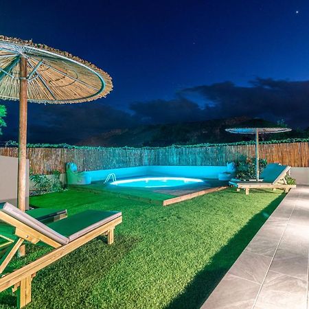 Cozy House With Pool Near Beach Gazi Buitenkant foto