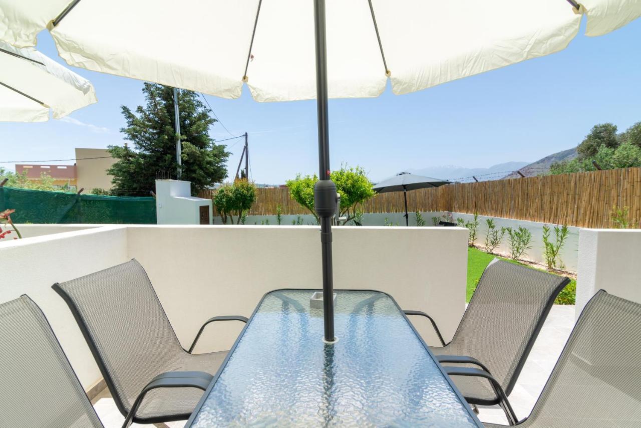 Cozy House With Pool Near Beach Gazi Buitenkant foto