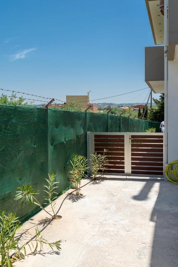 Cozy House With Pool Near Beach Gazi Buitenkant foto