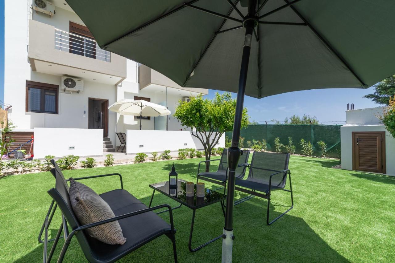 Cozy House With Pool Near Beach Gazi Buitenkant foto
