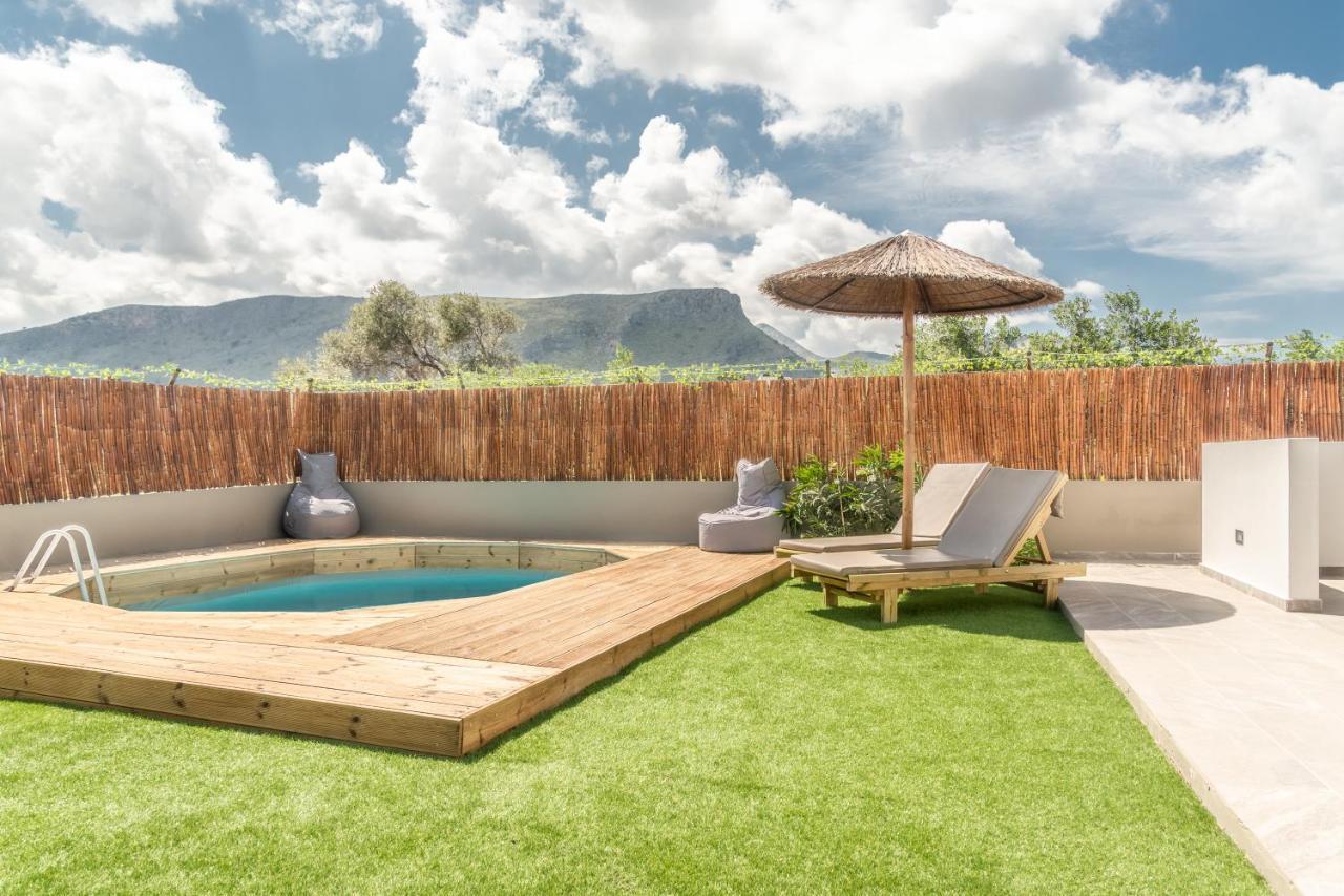 Cozy House With Pool Near Beach Gazi Buitenkant foto