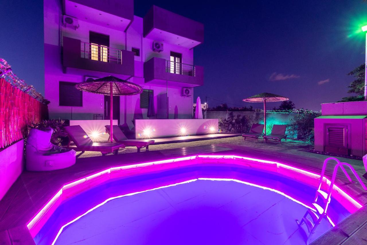 Cozy House With Pool Near Beach Gazi Buitenkant foto