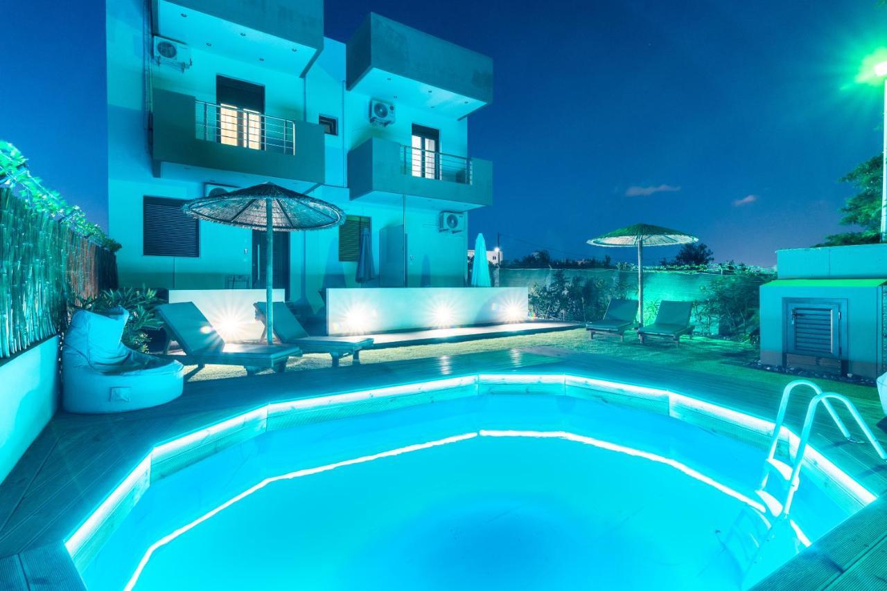Cozy House With Pool Near Beach Gazi Buitenkant foto