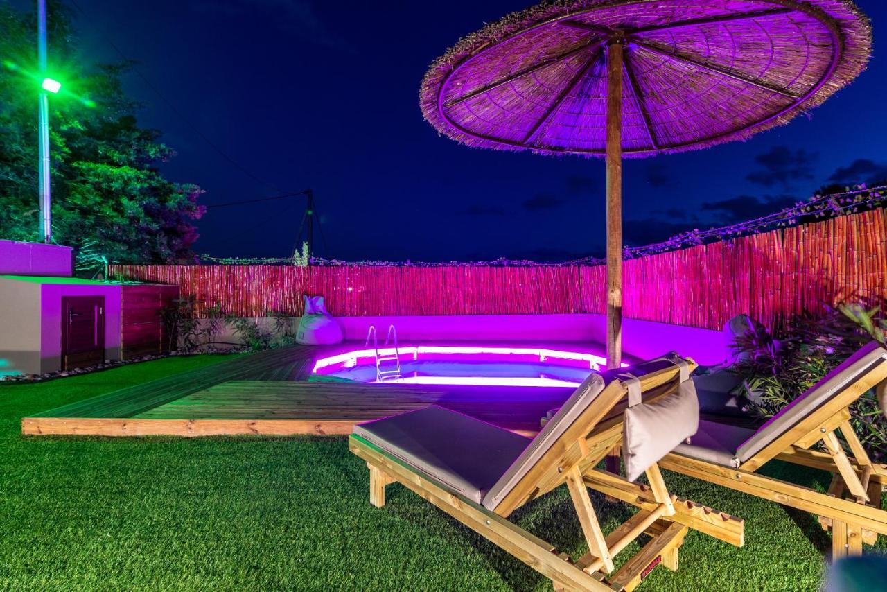 Cozy House With Pool Near Beach Gazi Buitenkant foto