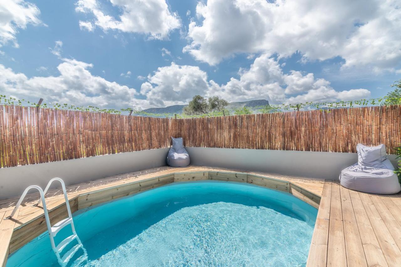 Cozy House With Pool Near Beach Gazi Buitenkant foto